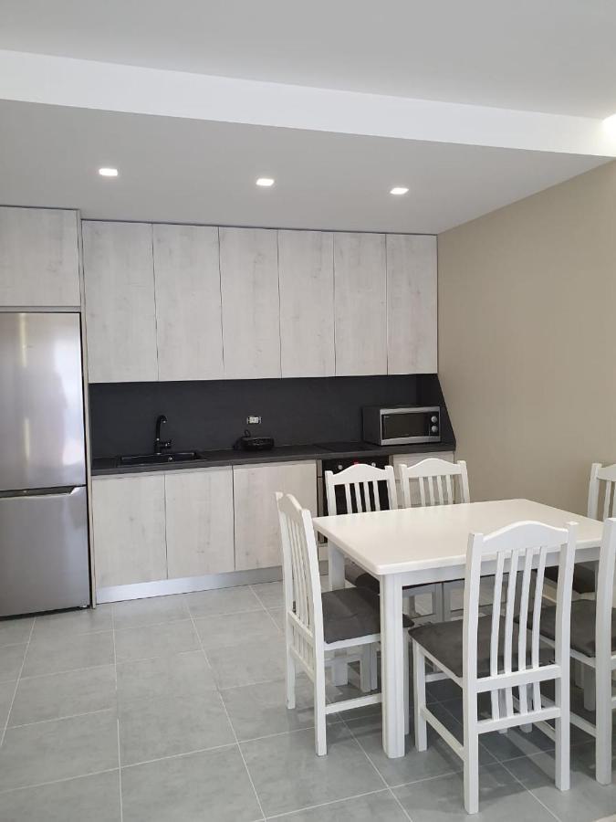 Deluxe Apartment Vlore Luaran gambar